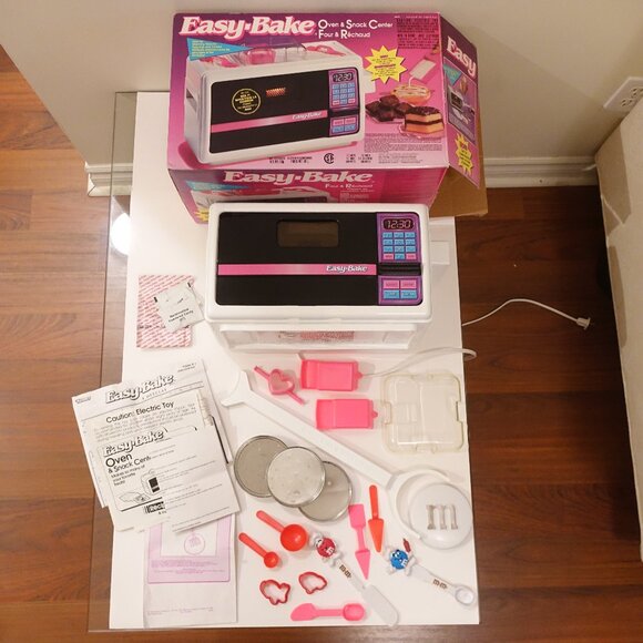 Vintage Kenner Easy Bake Oven 1990s Snack Center - Original Box and Accessories - Picture 1 of 11